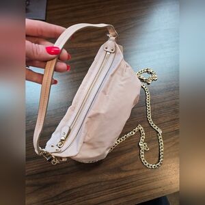 🎀Salvatore Ferragamo Light Pink Wristlet with Gold Details